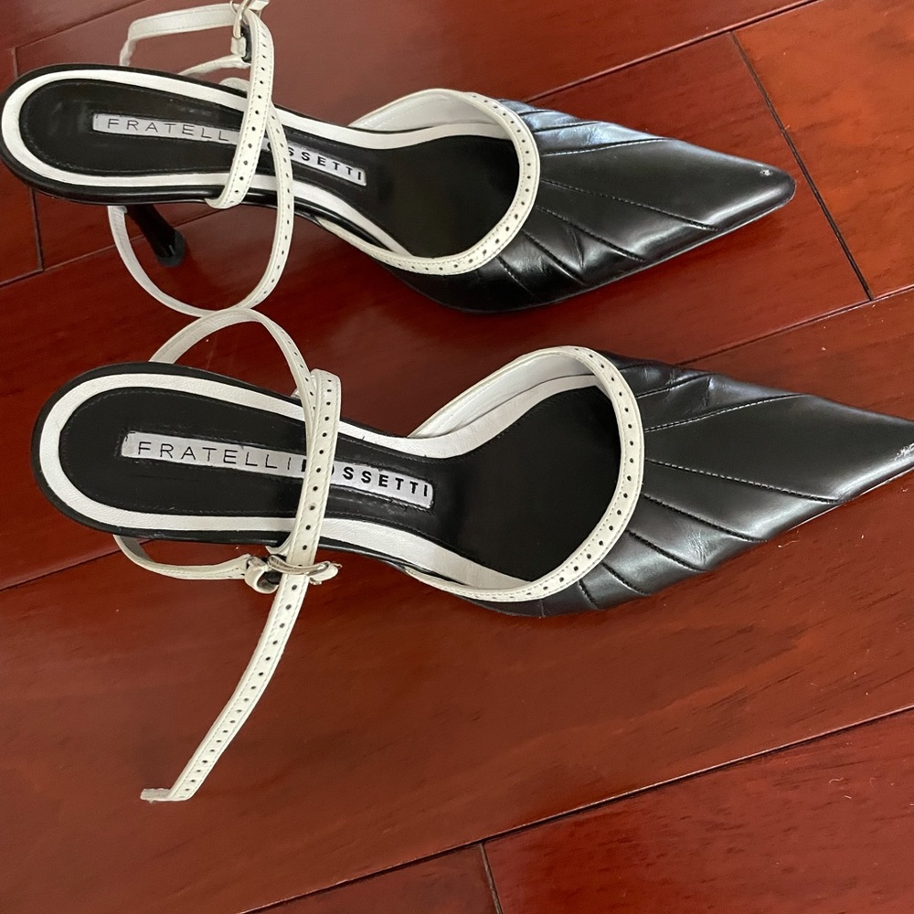 Hand made Italian leather and designed heels.